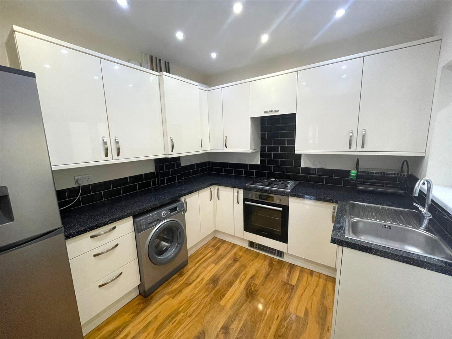 Property thumbnail 9