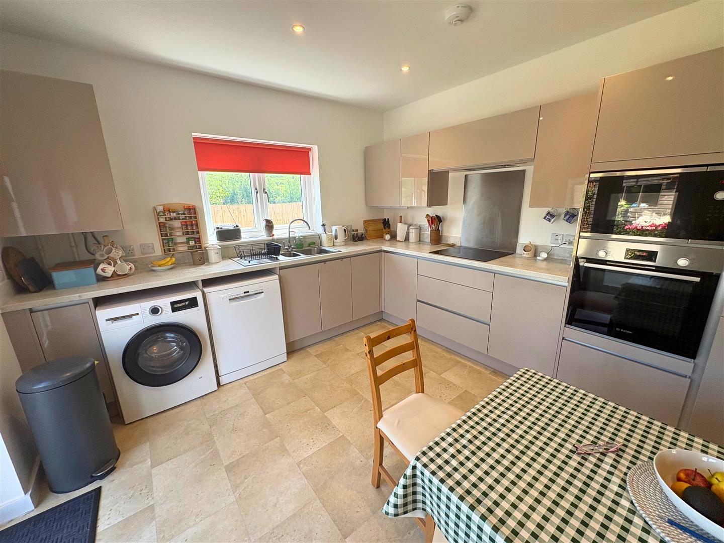 Property thumbnail 8