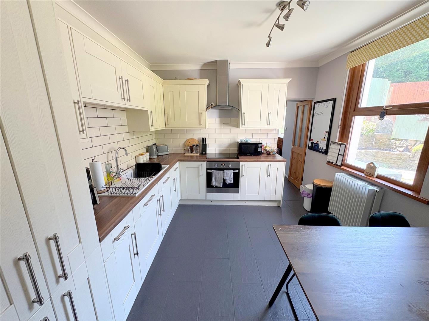 Property thumbnail 8