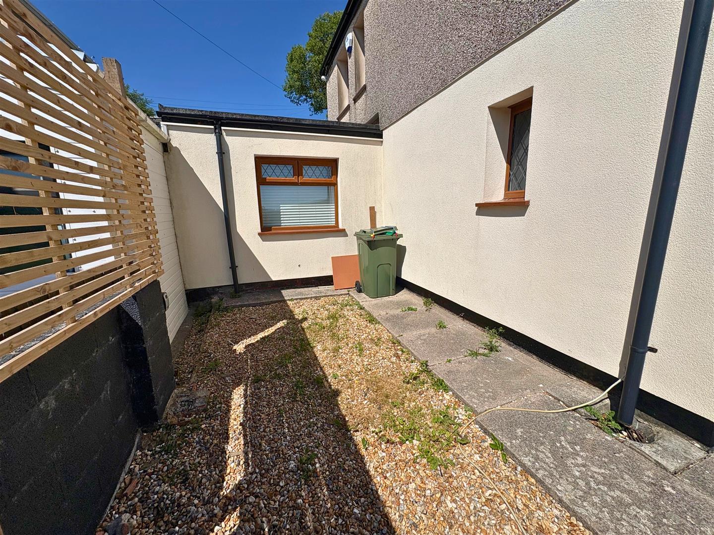 Property thumbnail 25