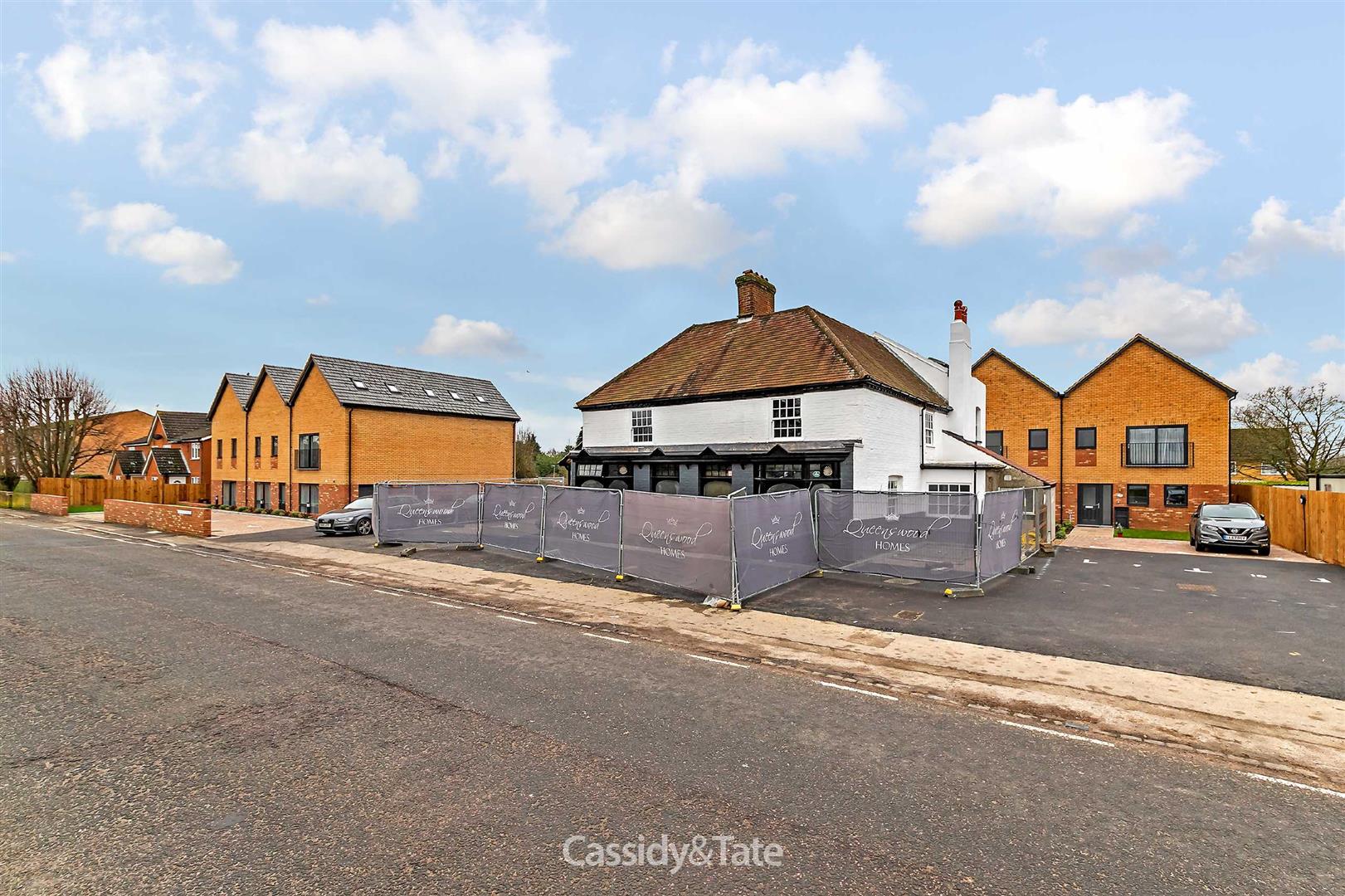 Golden Lion Mews, High Street London Colney, St. Albans