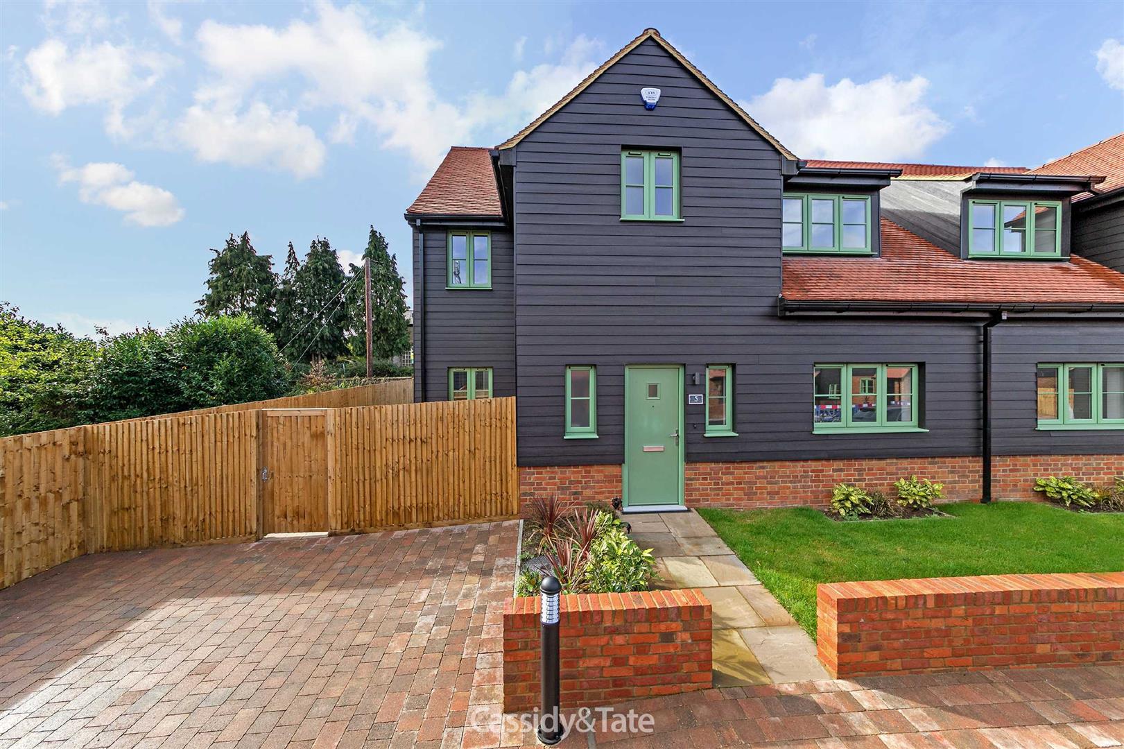 Chiltern Hills Close, Aldbury, Tring