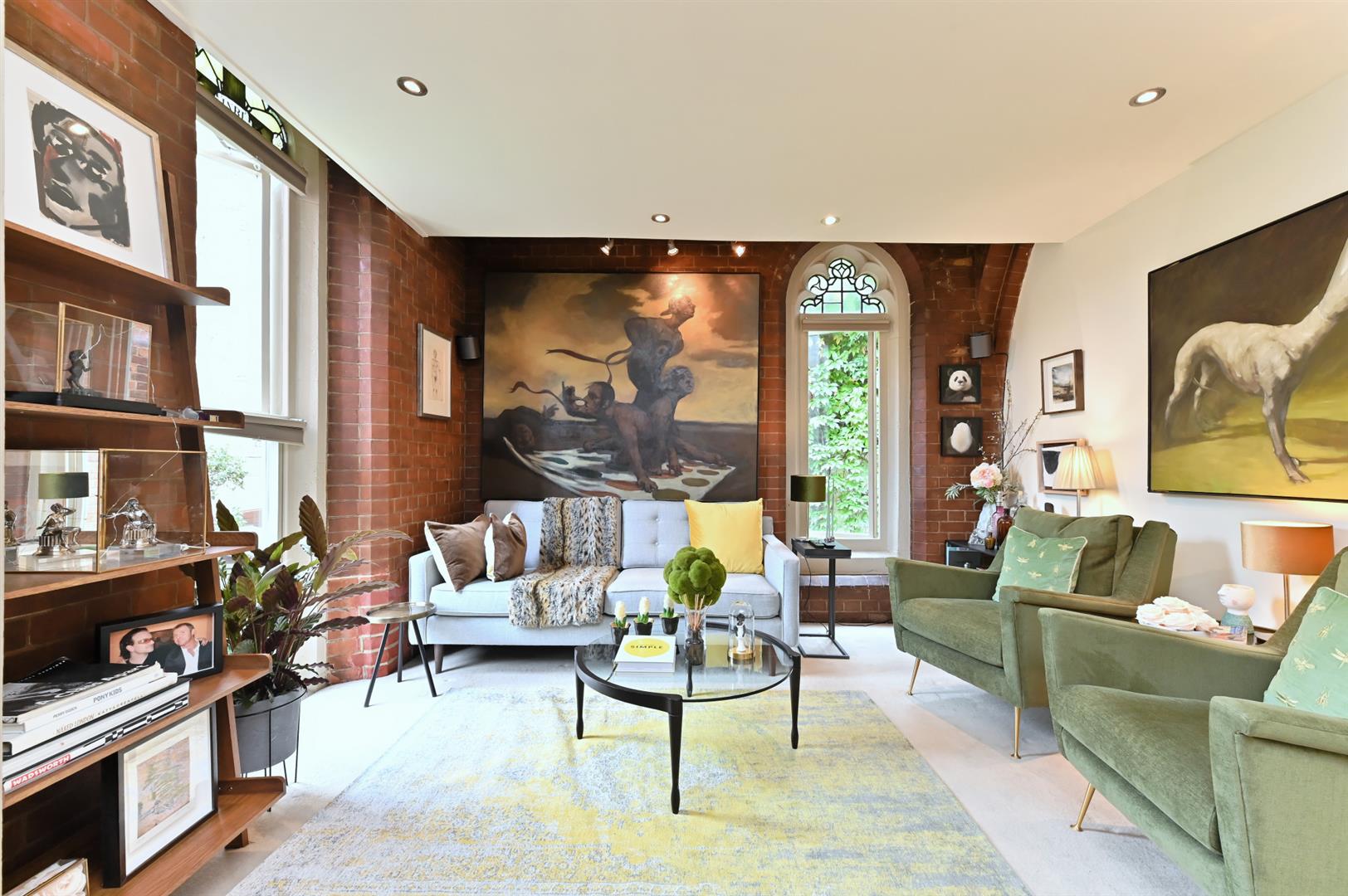 Simon Court Lounge