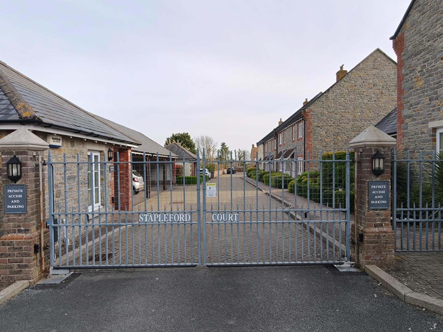 Stapleford Court, Stalbridge, Sturminster Newton, DT10