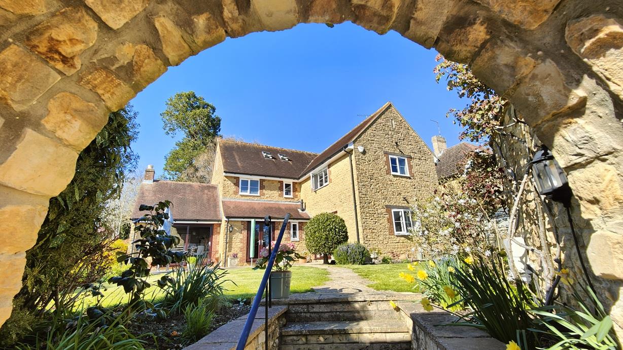 Long Street, Sherborne, DT9