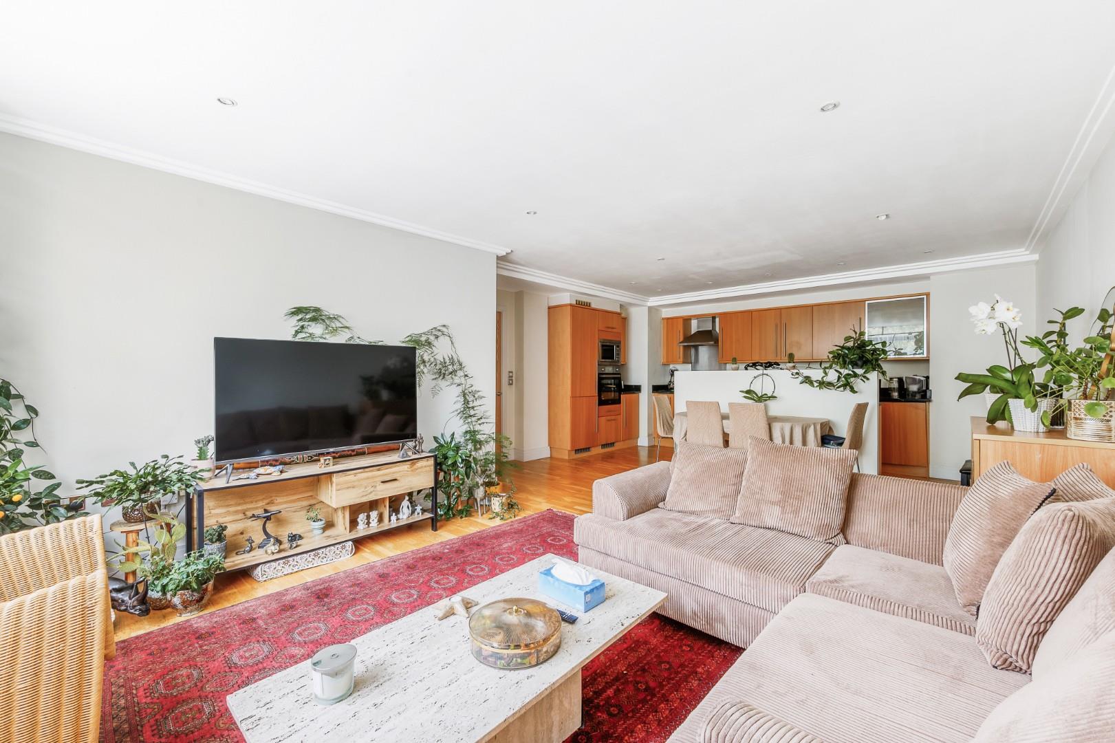 Ferry Lane, Brentford, TW8