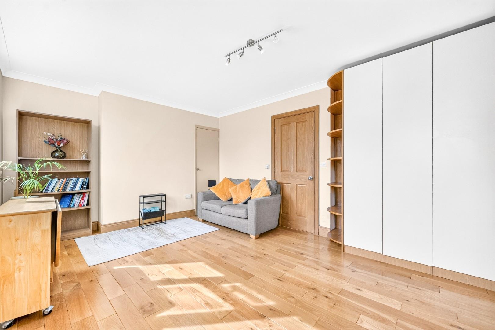 Walpole Close, Ealing, W13