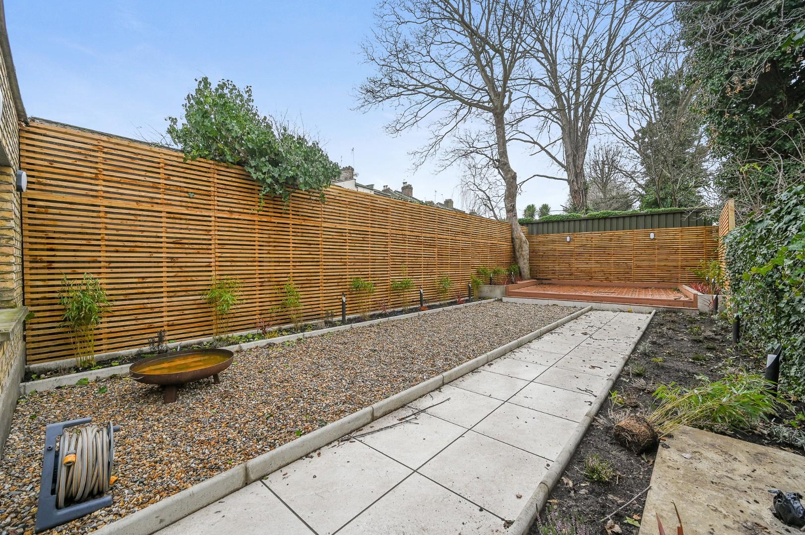 Uxbridge Road, Shepherds Bush, W12