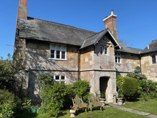 Debourne Manor Drive, Cowes, PO31