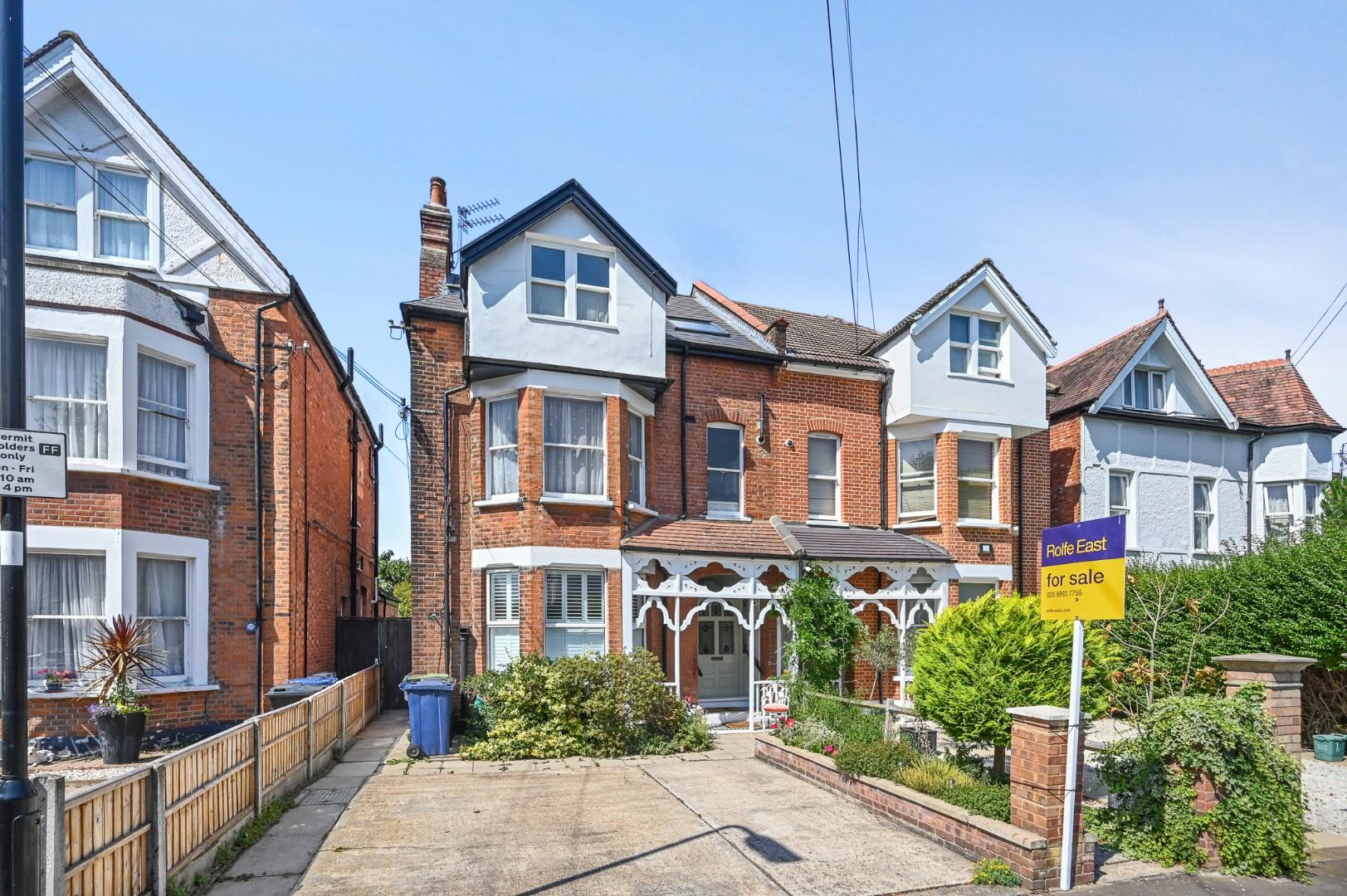 Buxton Gardens, Acton, W3