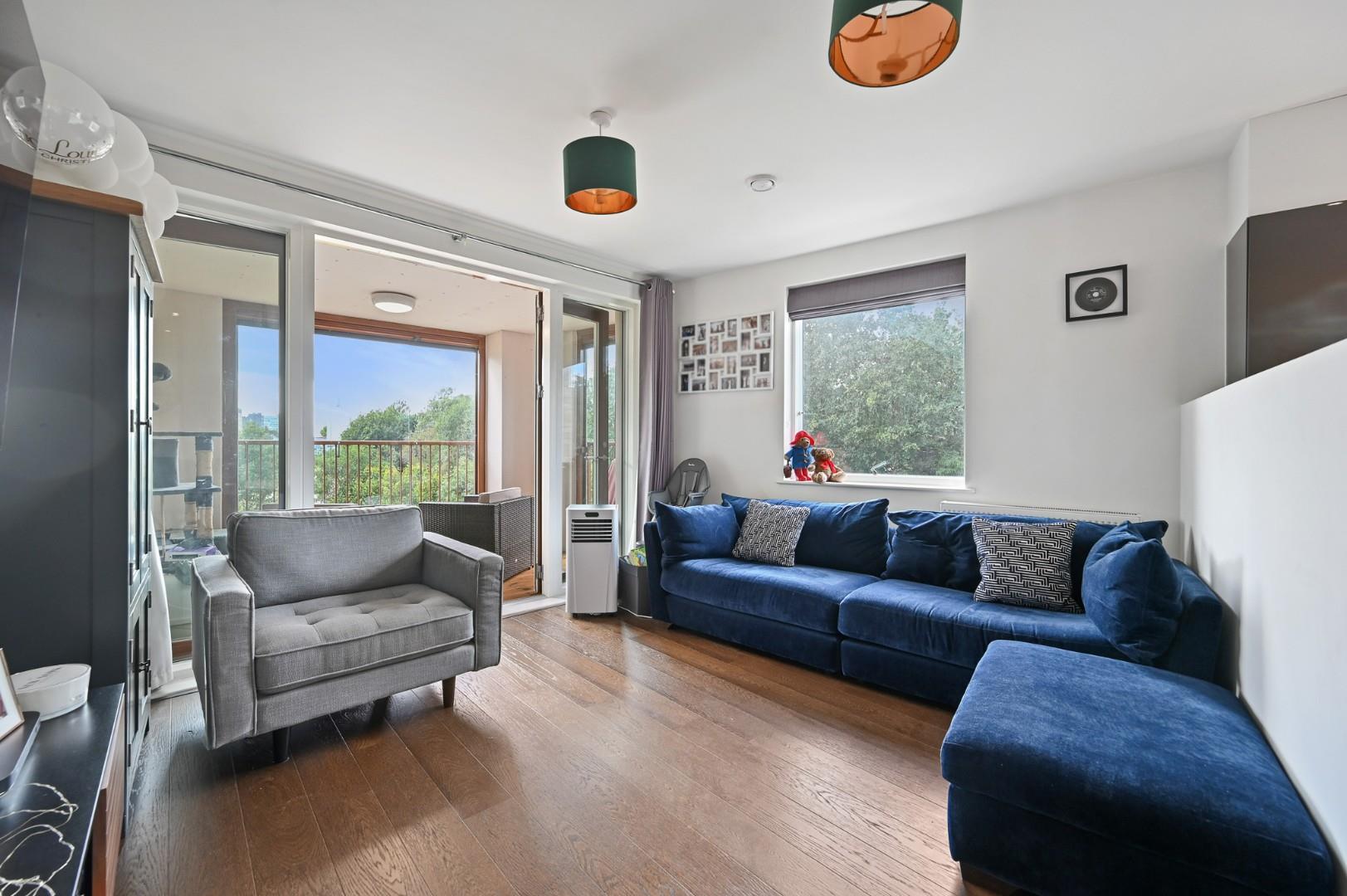 Kenneth Way, Ealing, W5