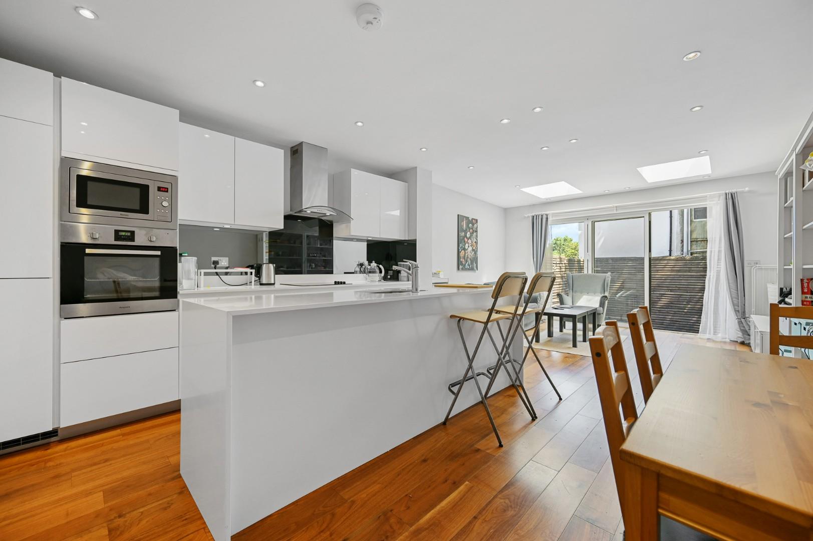 Hanger Lane, Ealing, W5