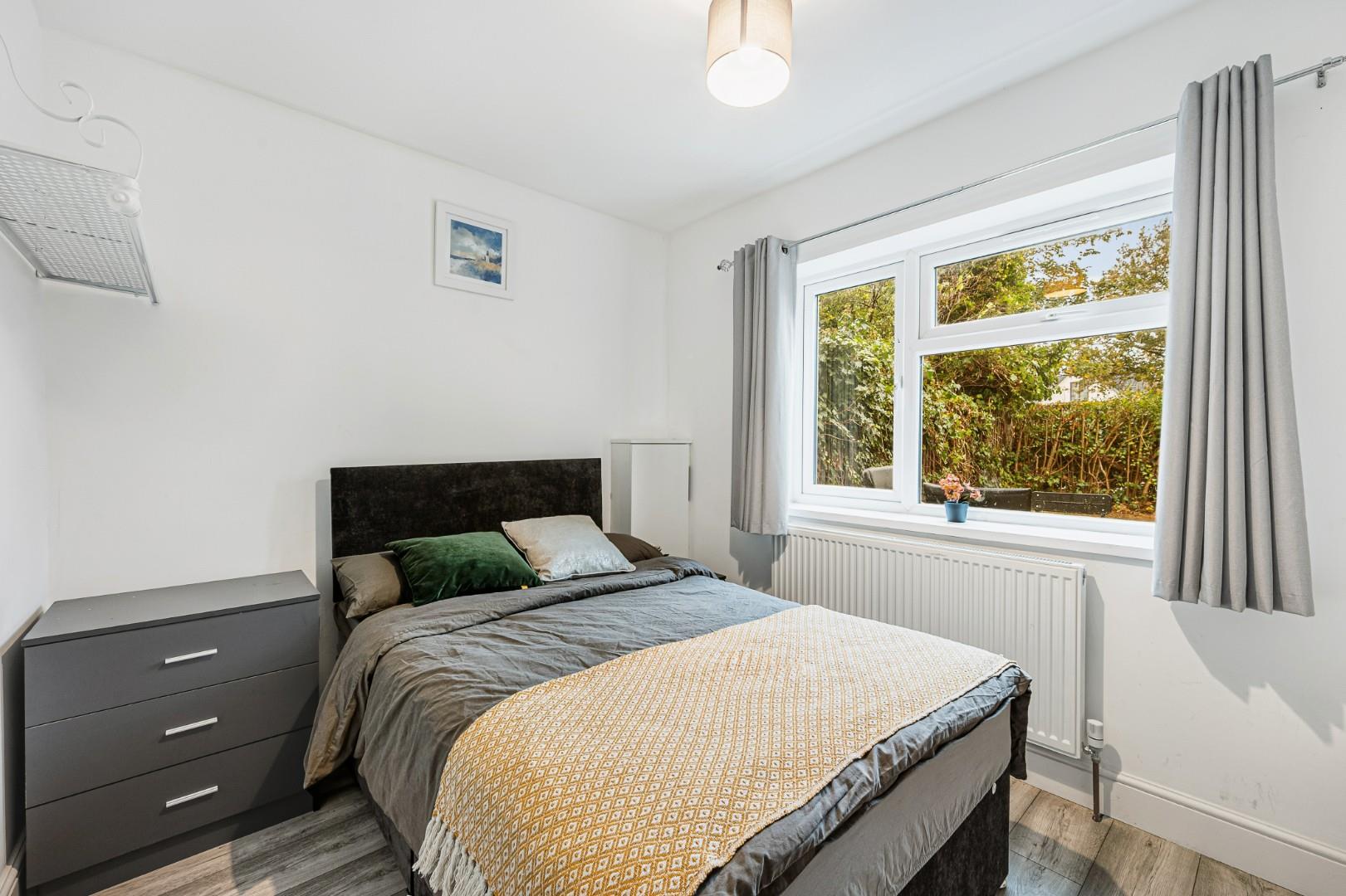 The Crescent, Acton, W3