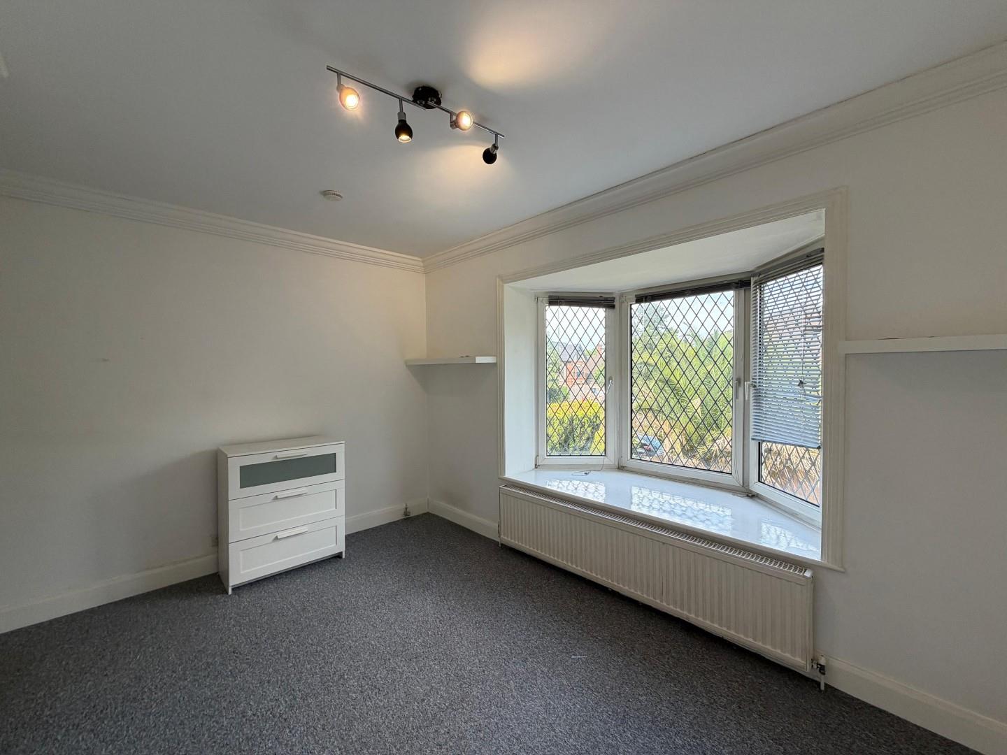 Gunnersbury Avenue, Ealing, W5