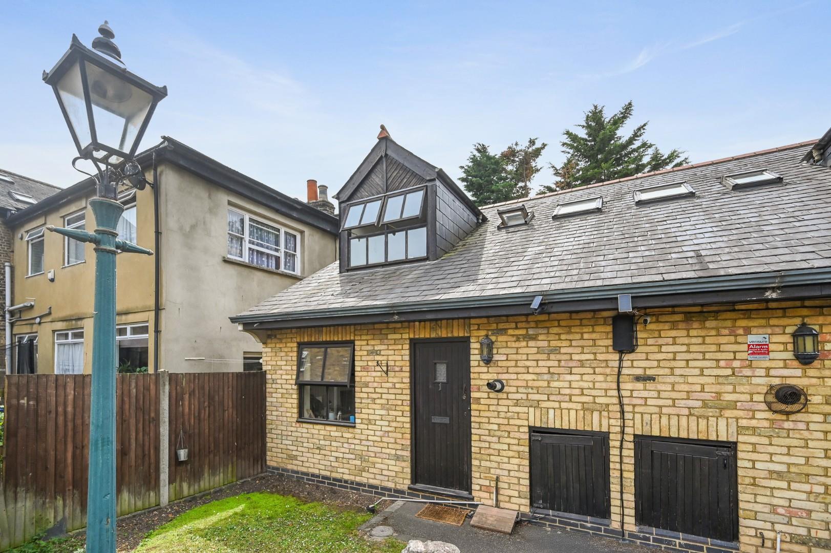 Avenue Road, Acton, W3