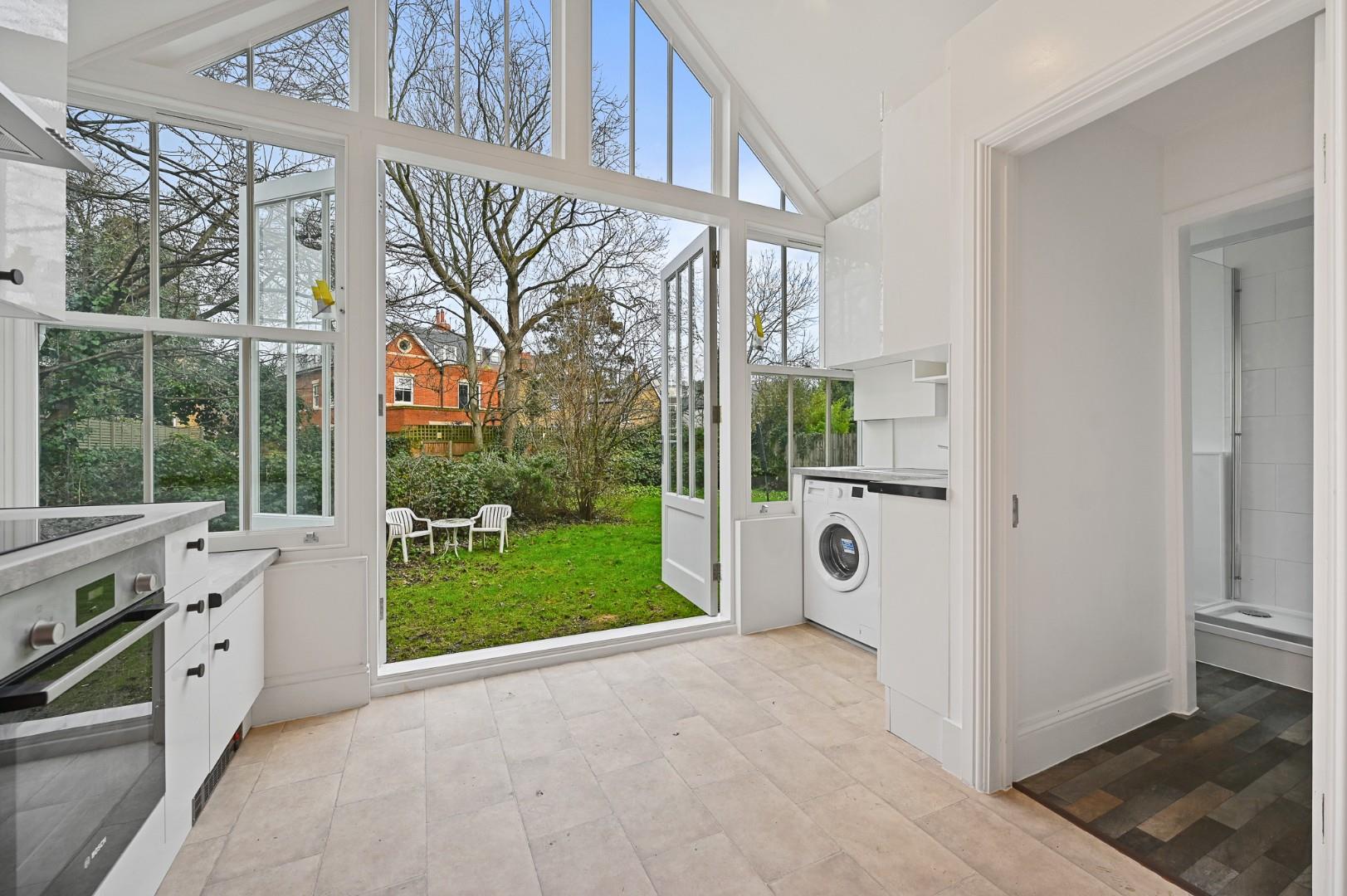 North Common Road, Ealing, W5