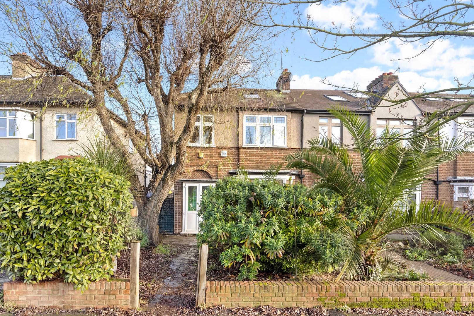 Lionel Road North, Brentford, TW8