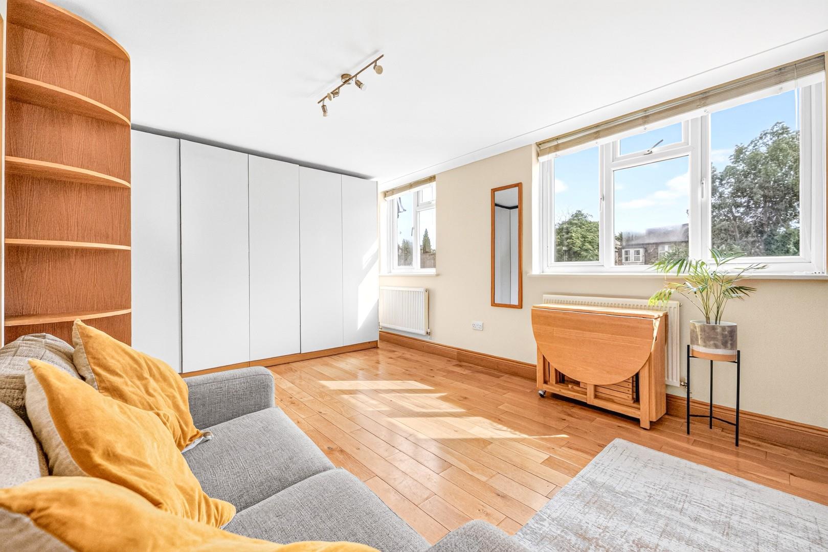 Walpole Close, Ealing, W13