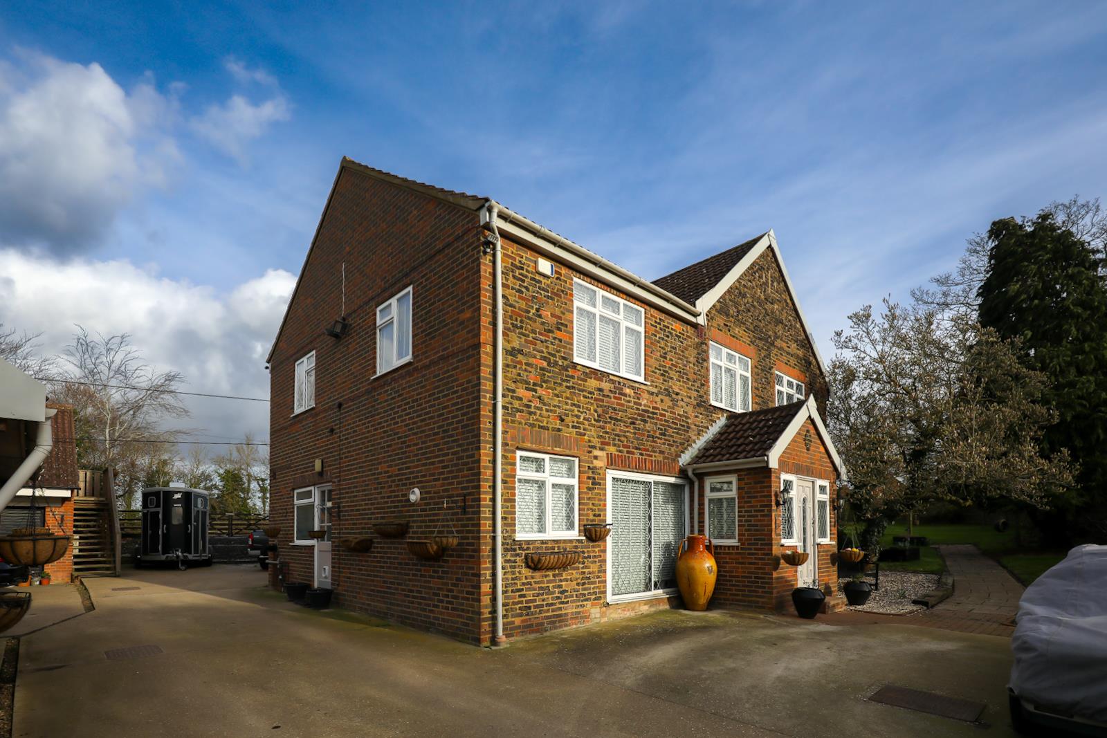 Goughs Barn Lane, Warfield, RG42