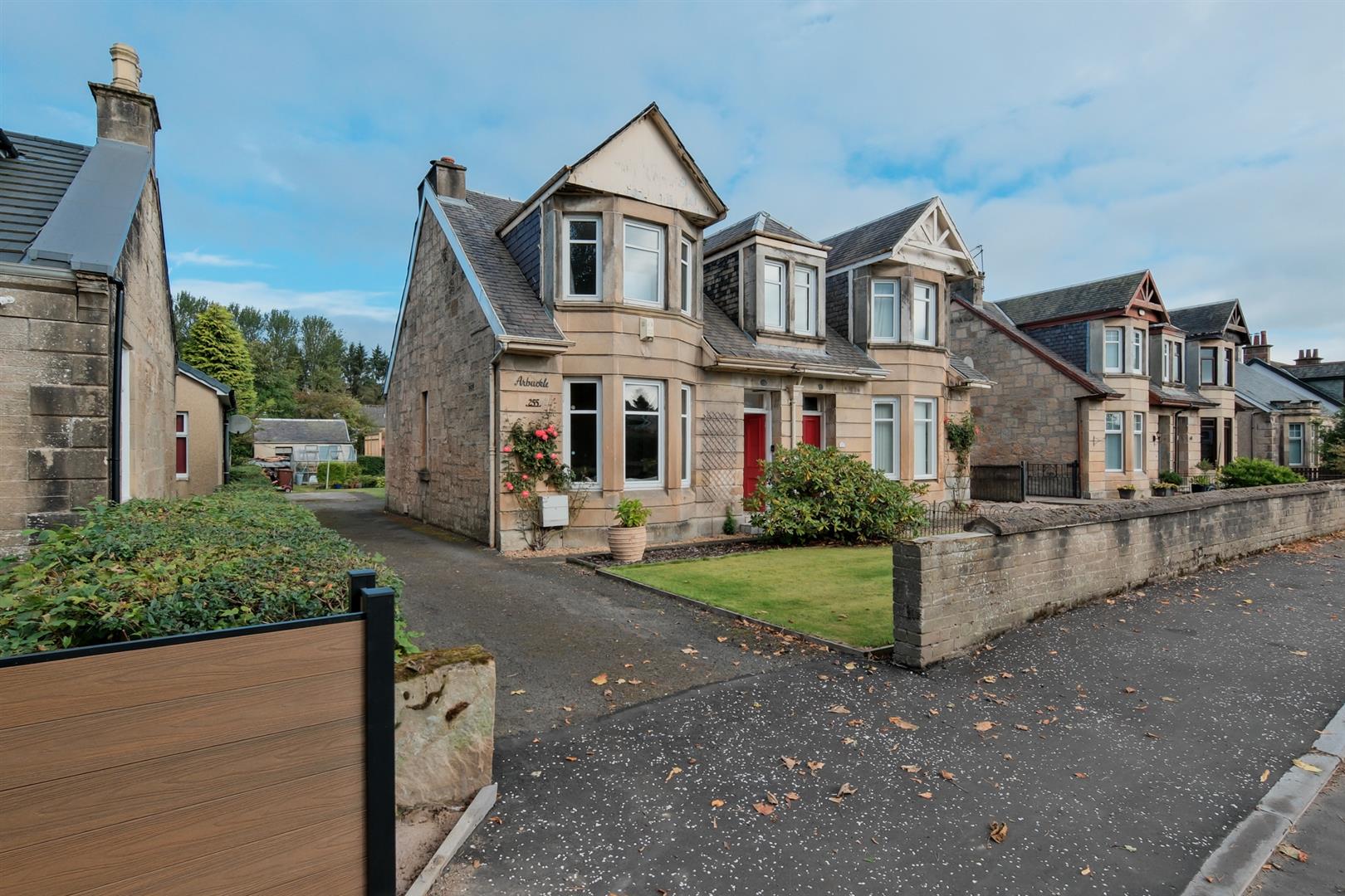 Bonkle Road, Wishaw