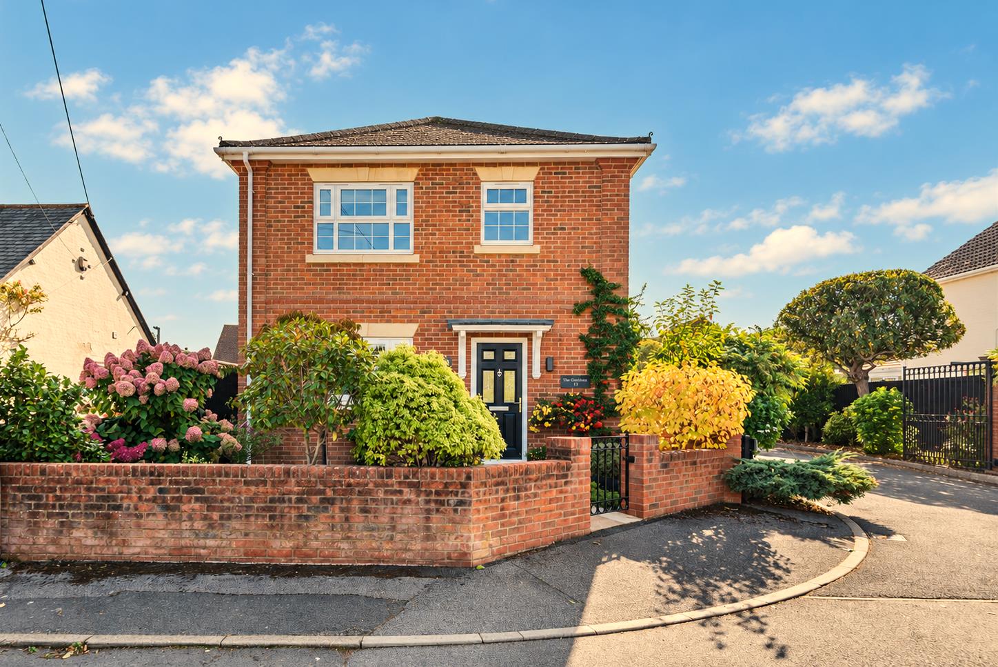 Beta Road, Chobham