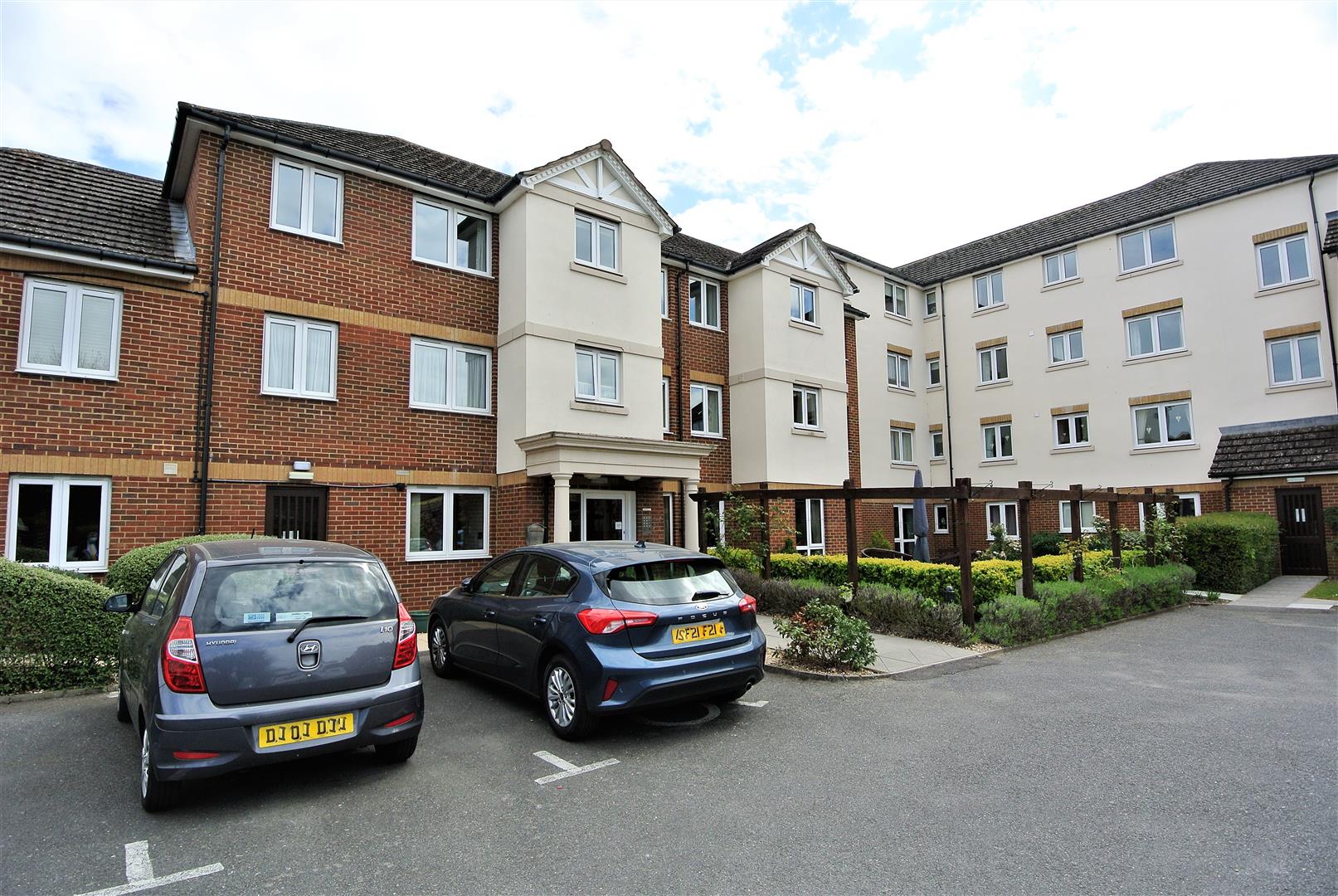 Parkland Grove, Ashford