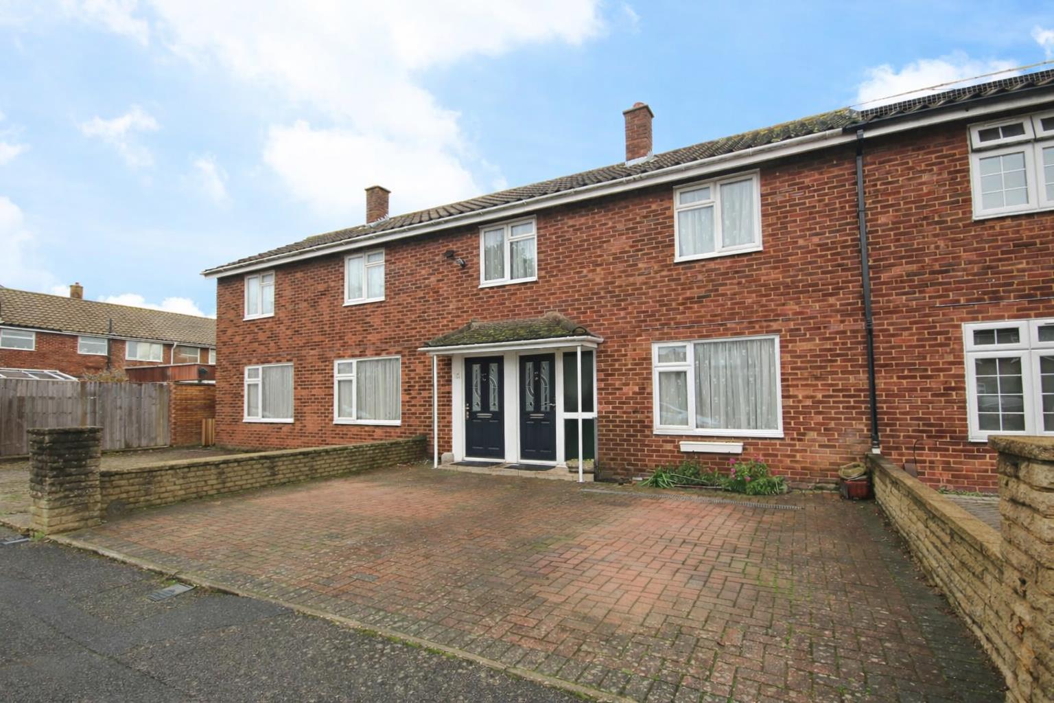 Hengrove Crescent, Ashford