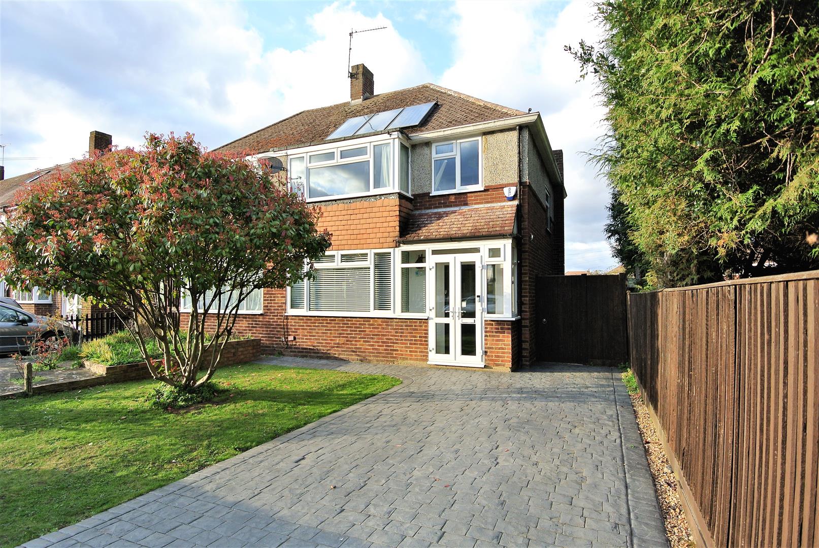 Hogarth Avenue, Ashford