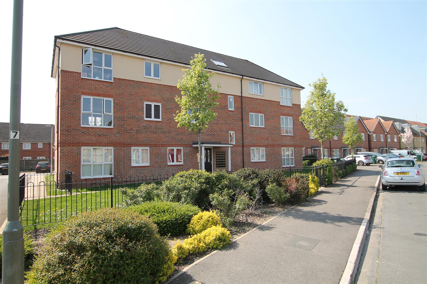 Holywell Way, Staines-upon-Thames