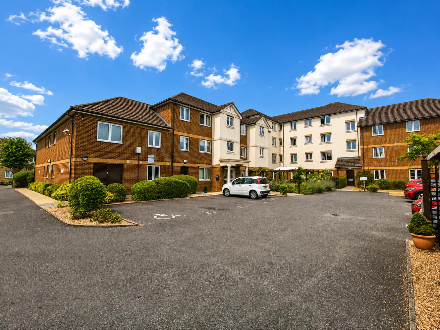 Parkland Grove, Ashford