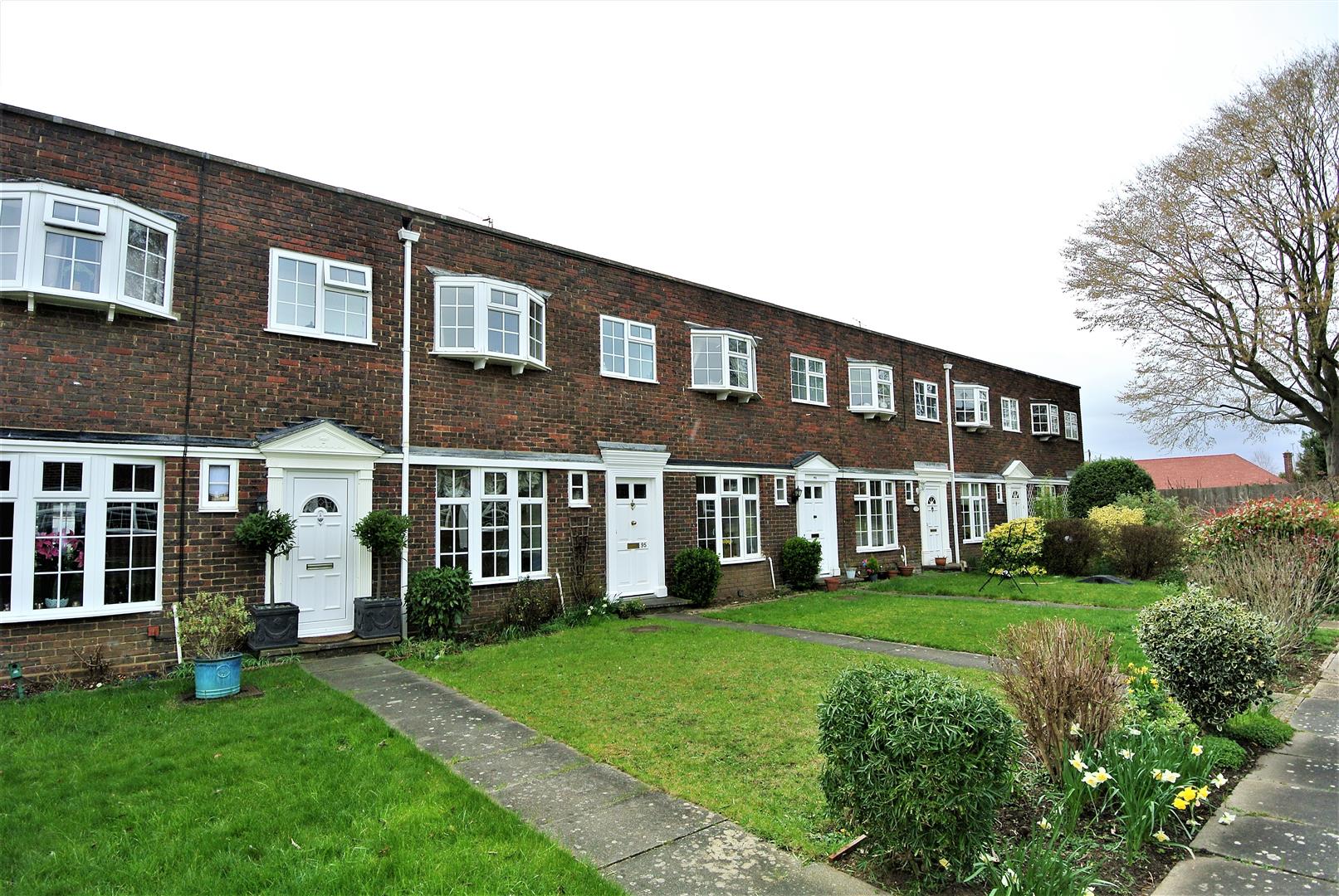 Shaftesbury Crescent, Staines-upon-Thames