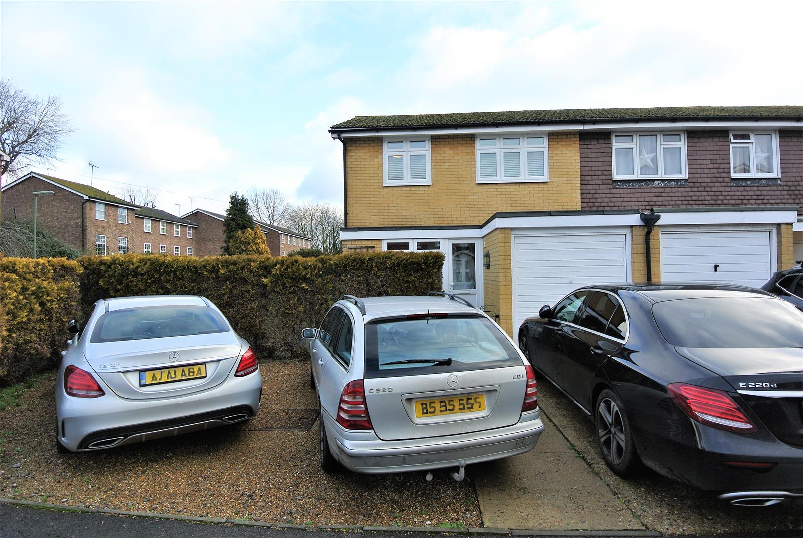 Kestrel Avenue, Staines-upon-Thames