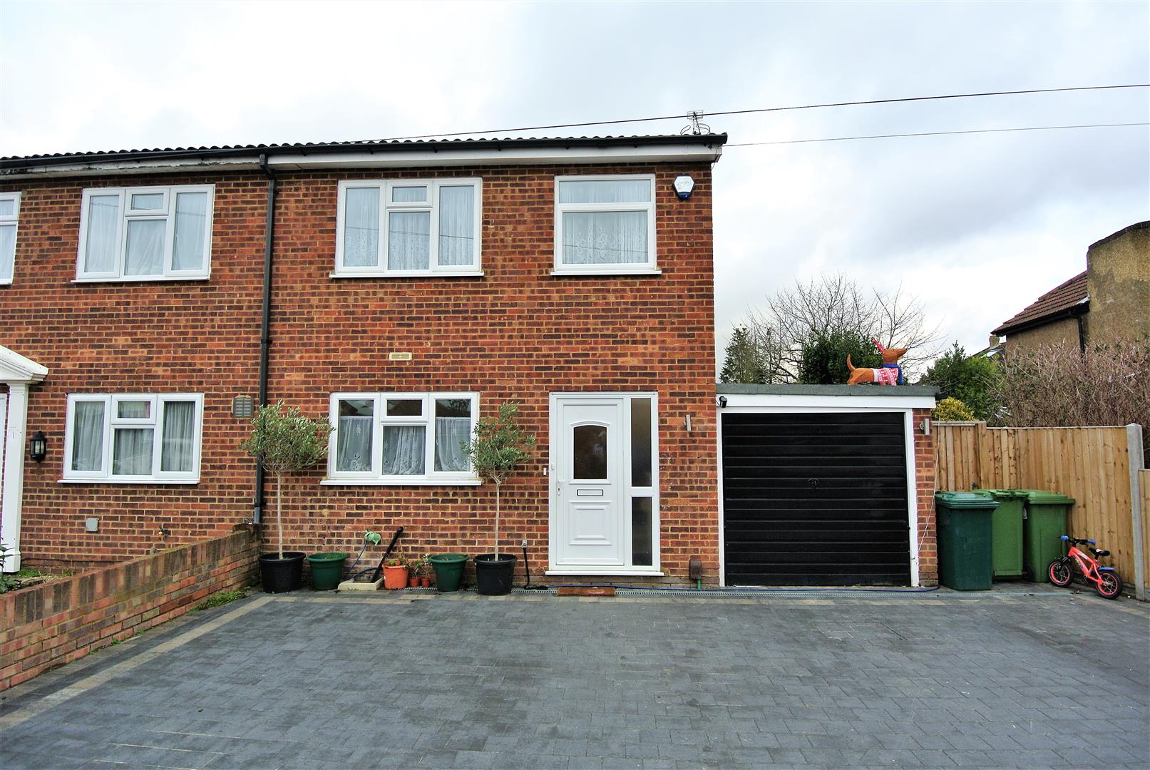 Sandells Avenue, Ashford
