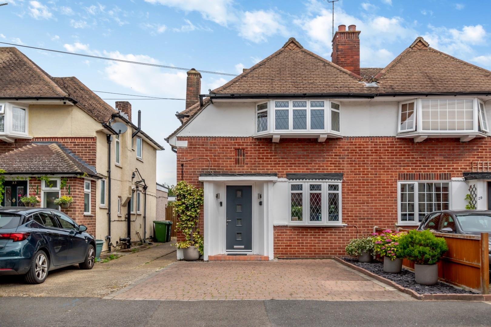 Queens Walk, Ashford