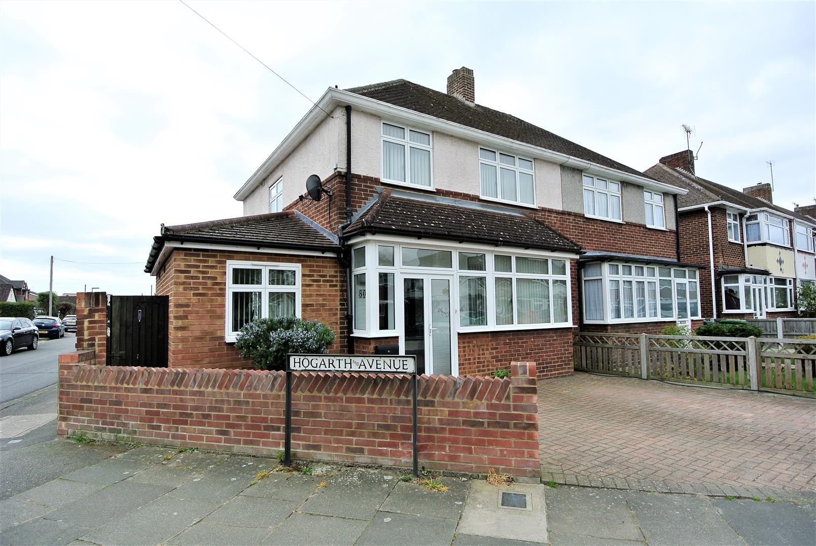 Hogarth Avenue, Ashford