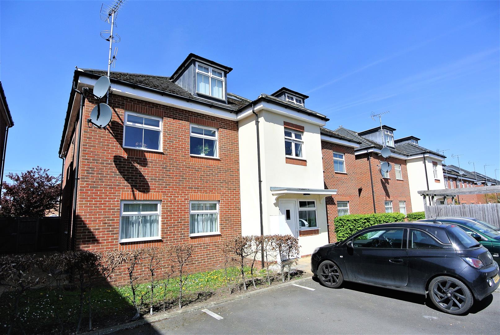 Laurel Gardens, Ashford