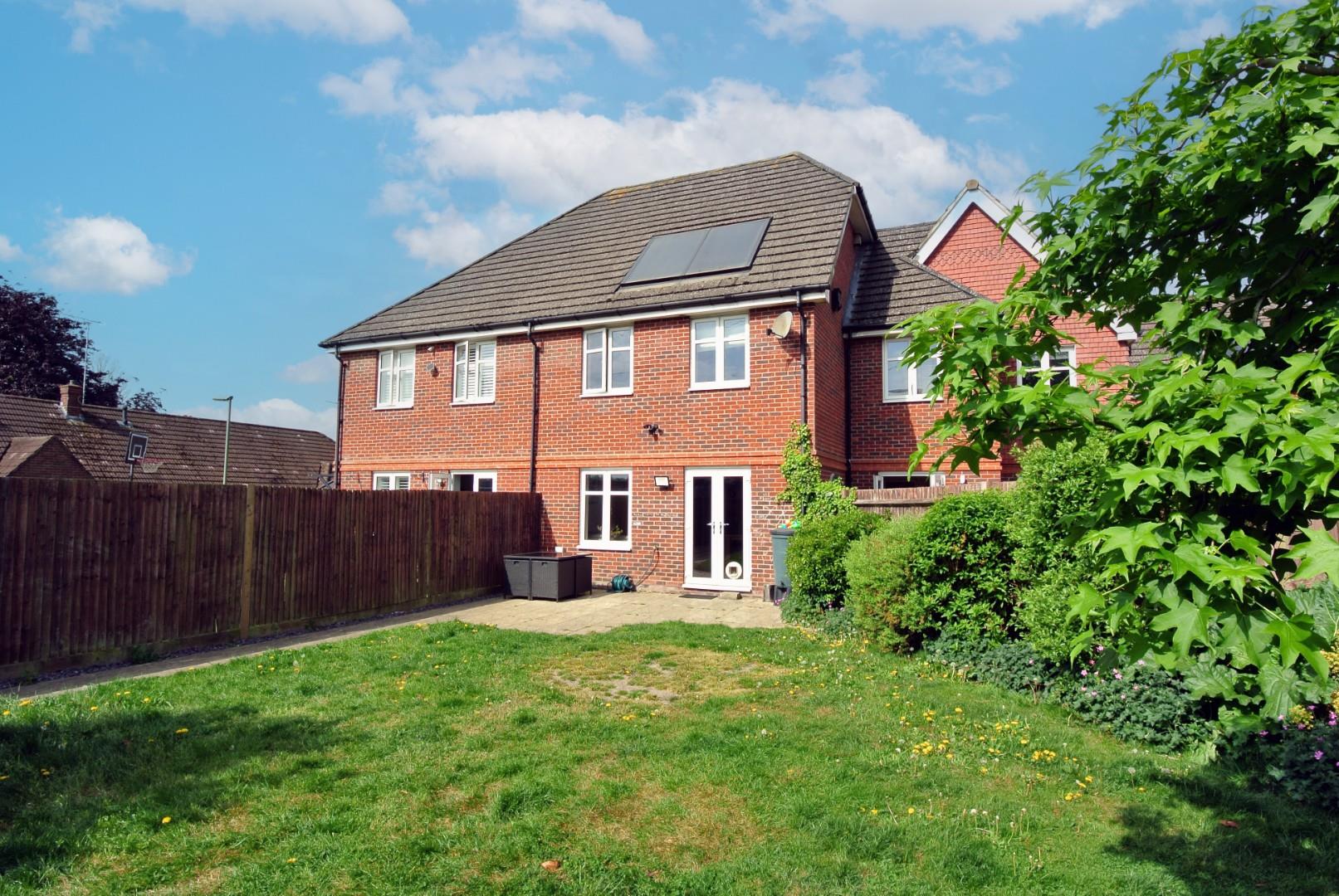 Albany Way, Laleham, Staines-Upon-Thames