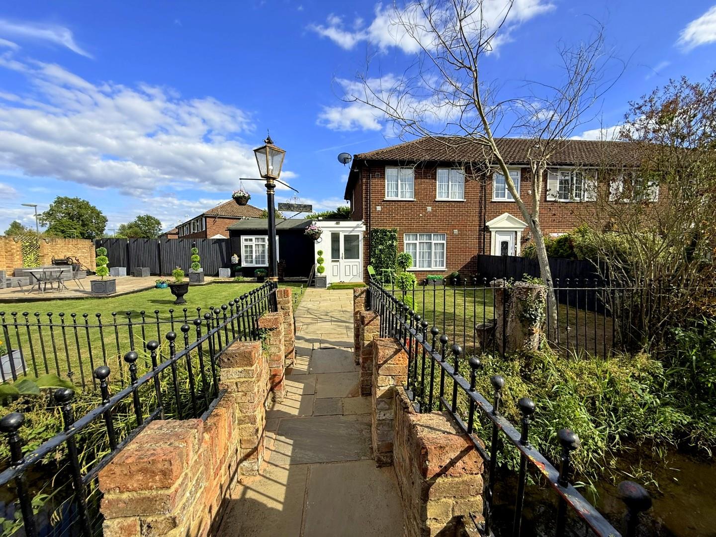 Hithermoor Road, Staines-upon-Thames