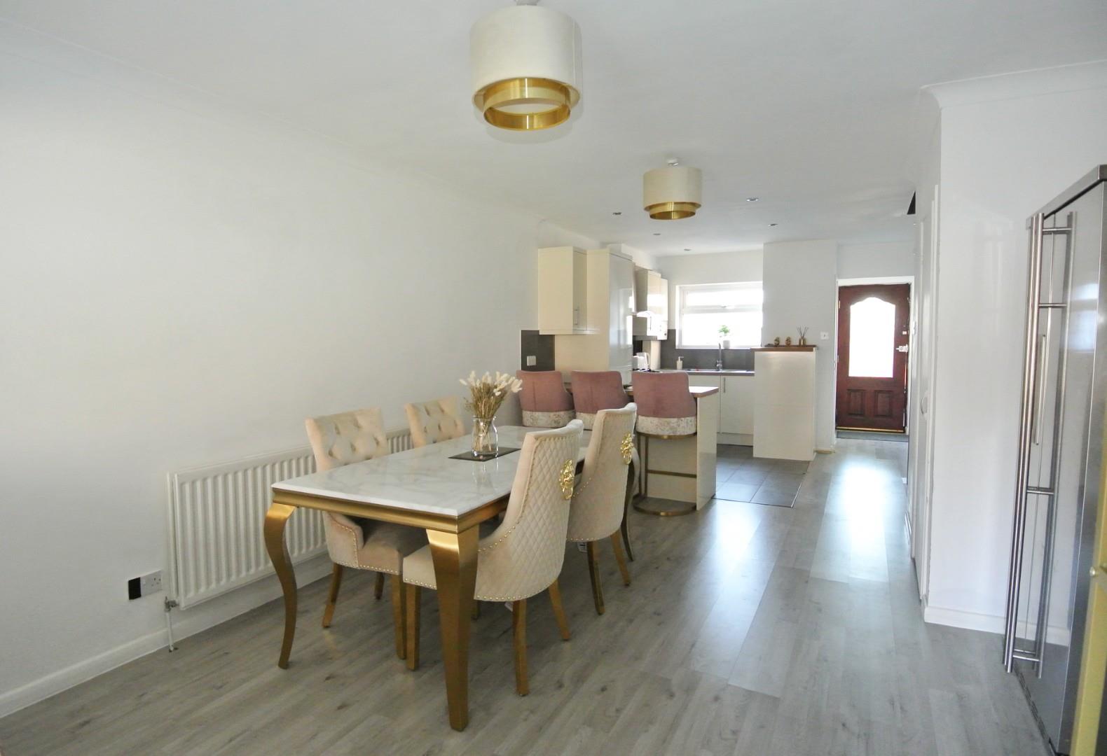 Orchard Avenue, Ashford