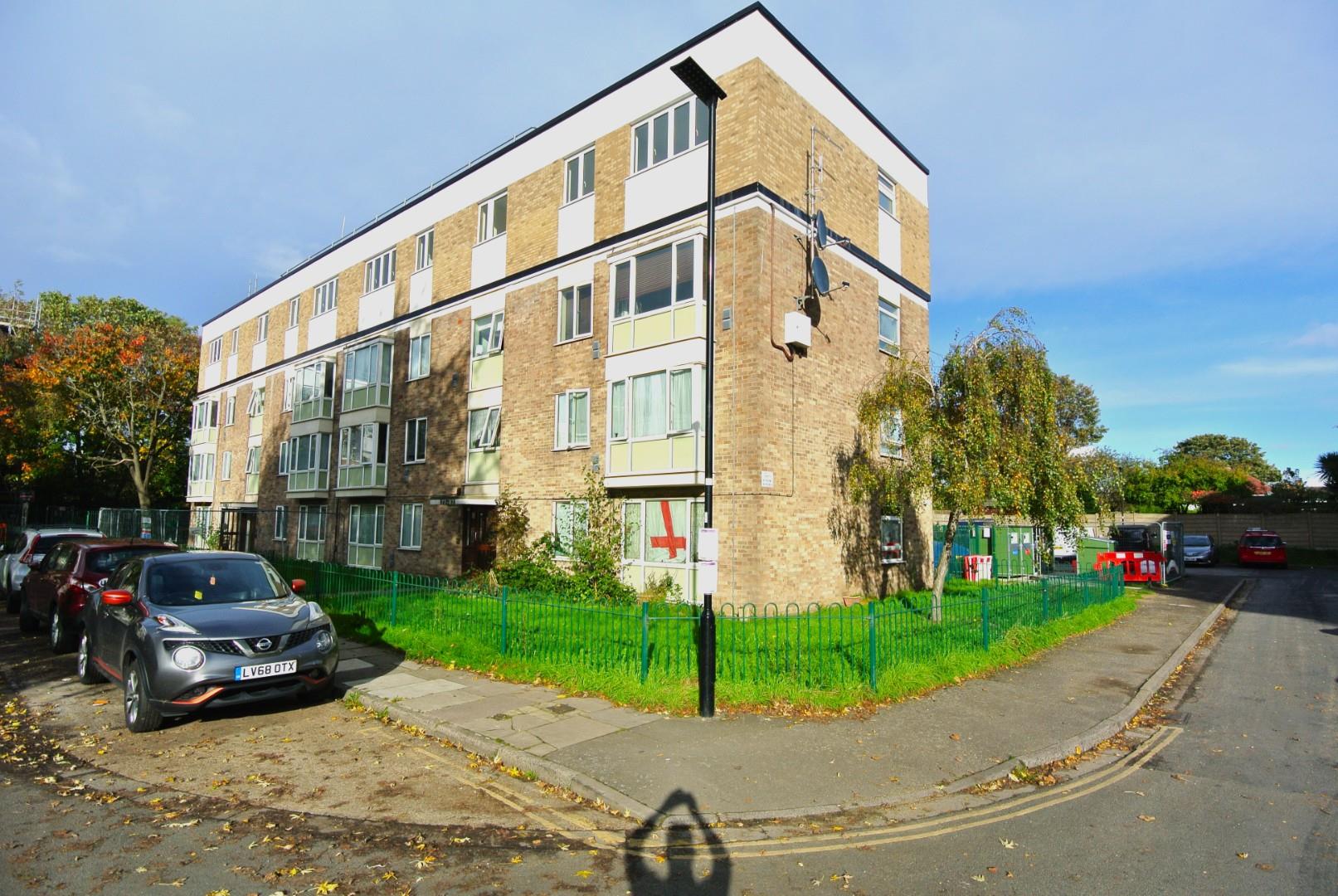 Bethany Waye, Bedfont