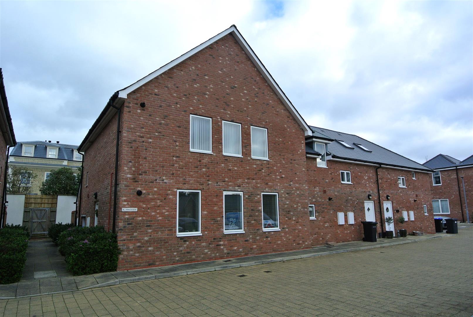 Great Charta Close, Coopers Hill Lane, Englefield Green