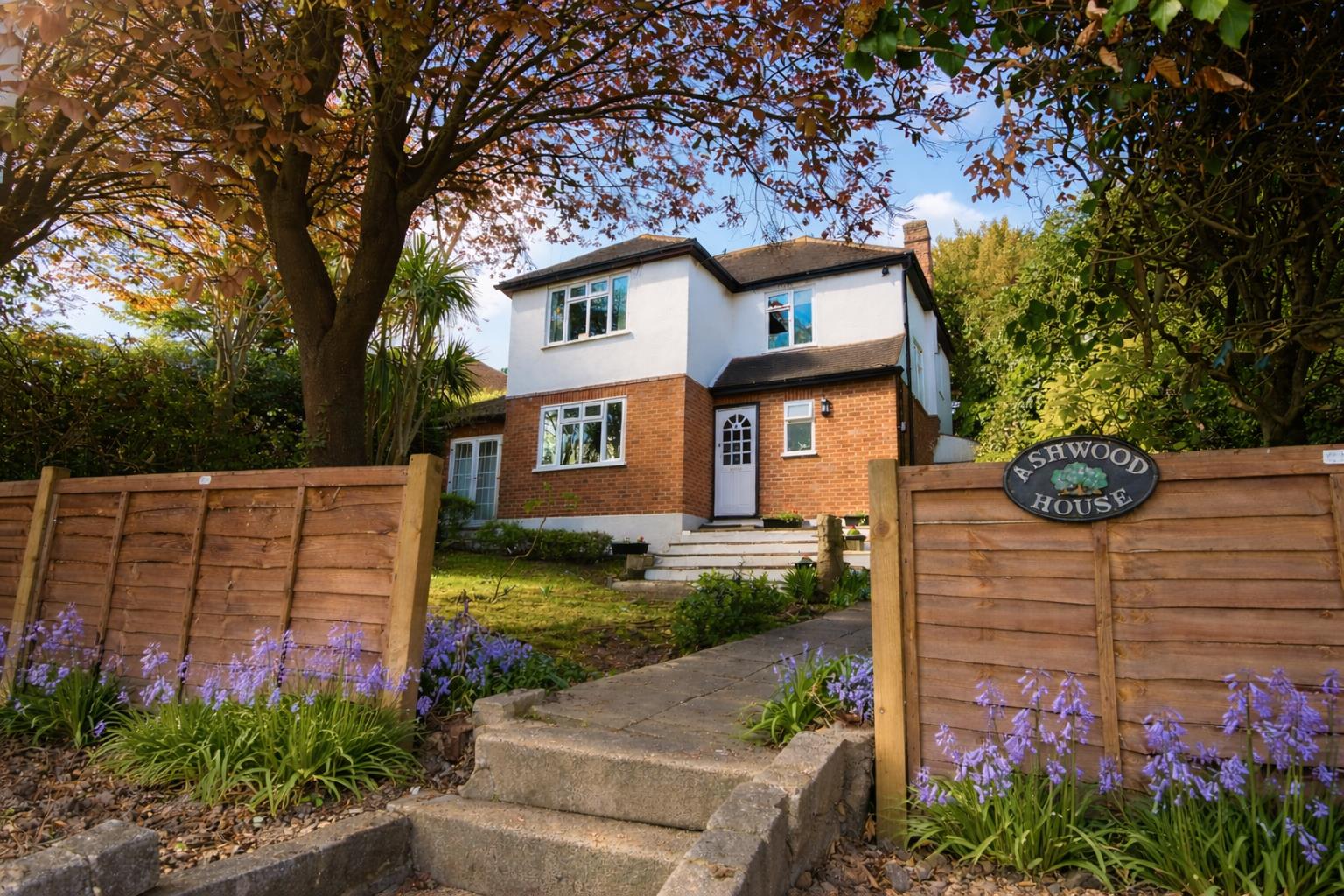4 bed detached – Mount Lee, Egham