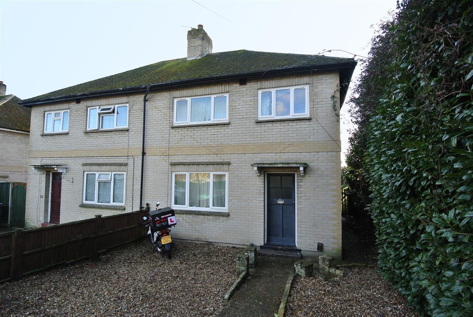 Larchwood Drive, Englefield Green