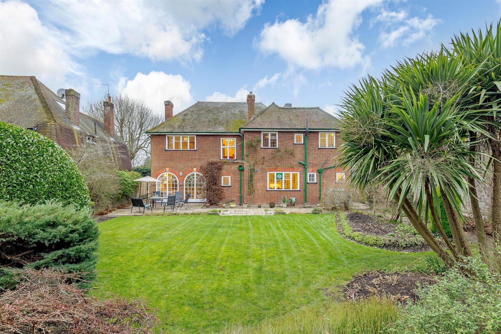 Tite Hill, Englefield Green, Egham