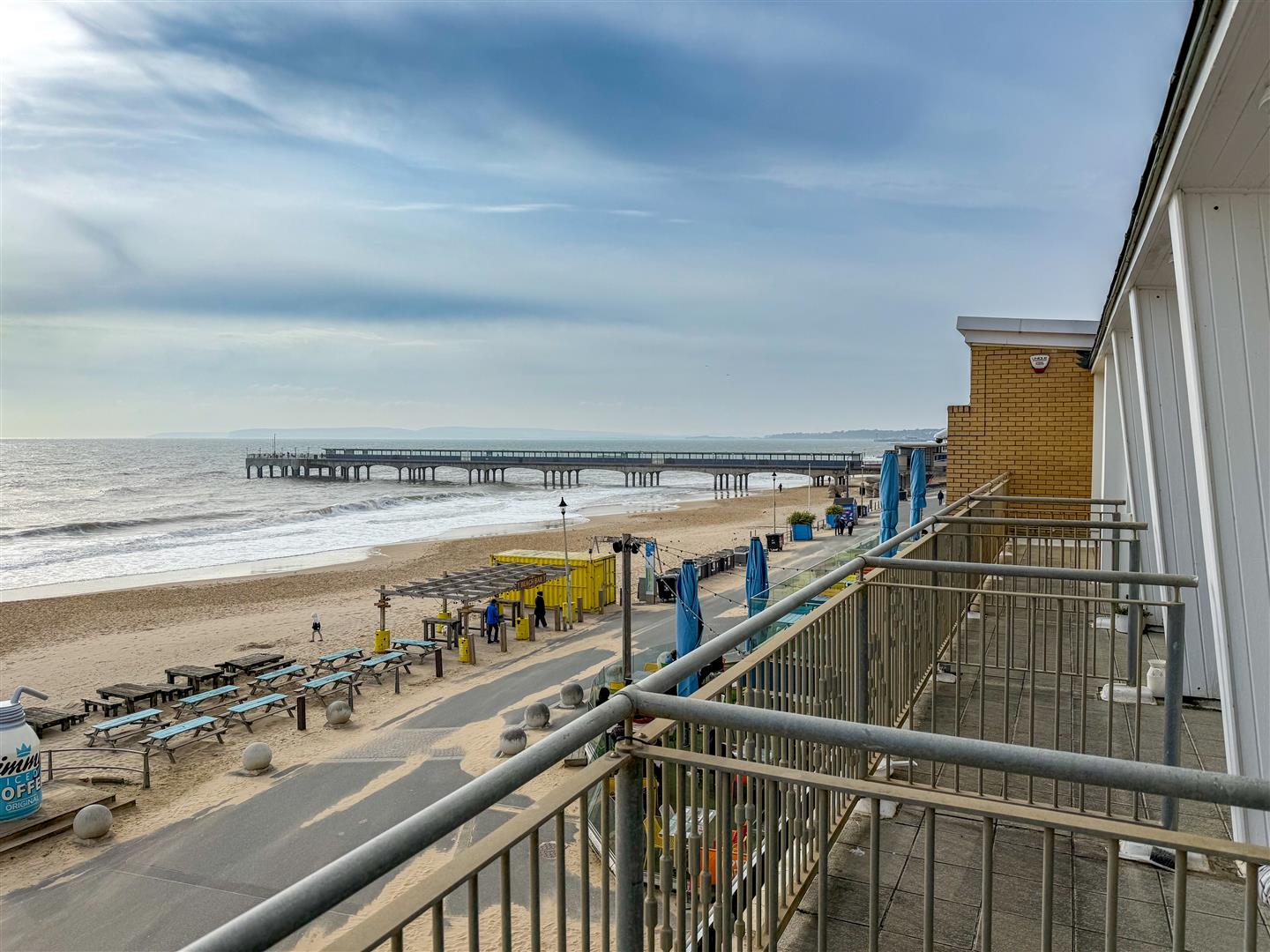 Overtstrand, Boscombe pier, Boscombe