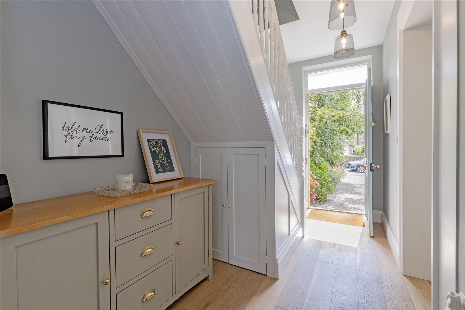 2, The Green, Bar Road, Baslow, DE45 1SF