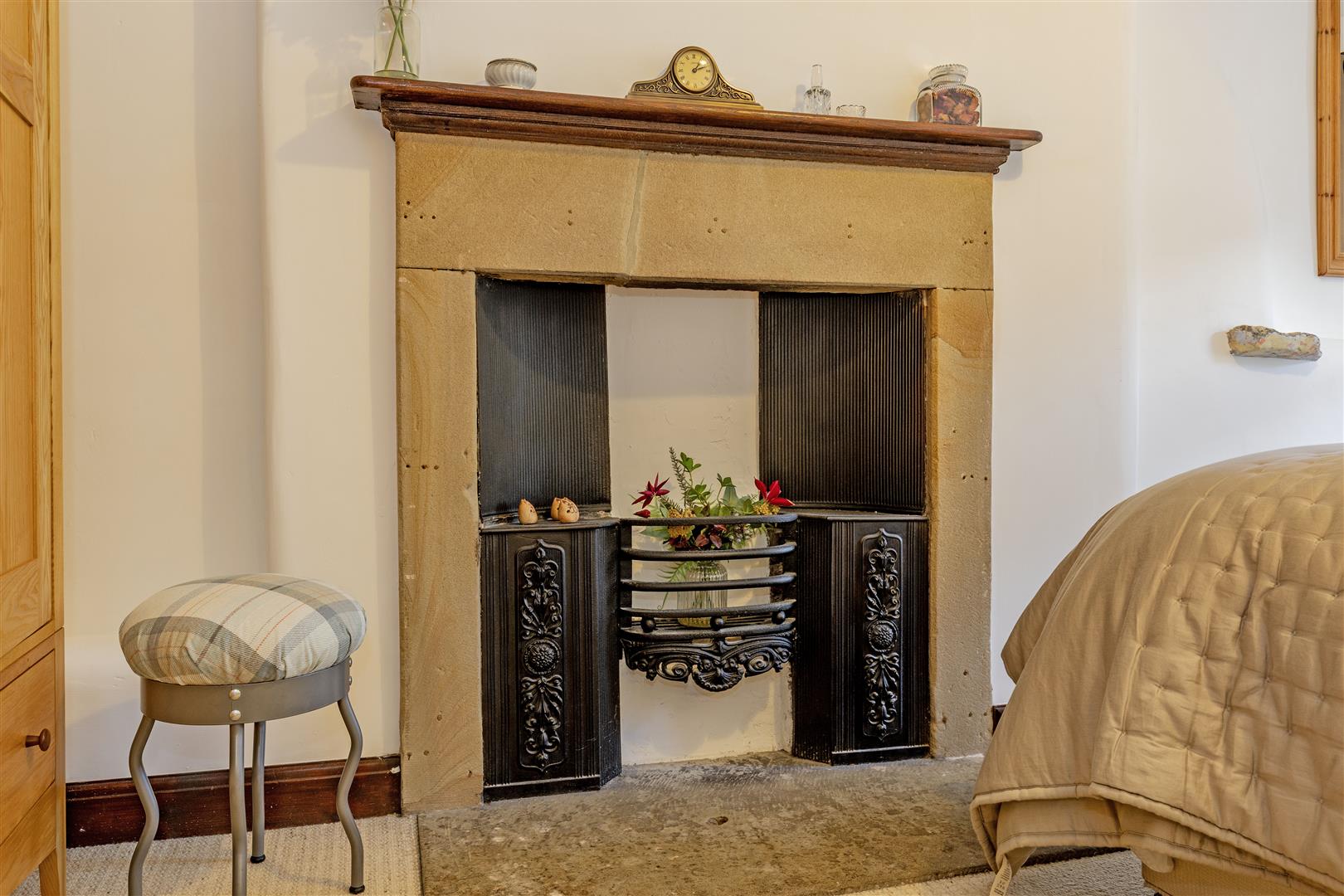 1 Harrow Cottage, Main Street, Great Longstone, DE45 1TA