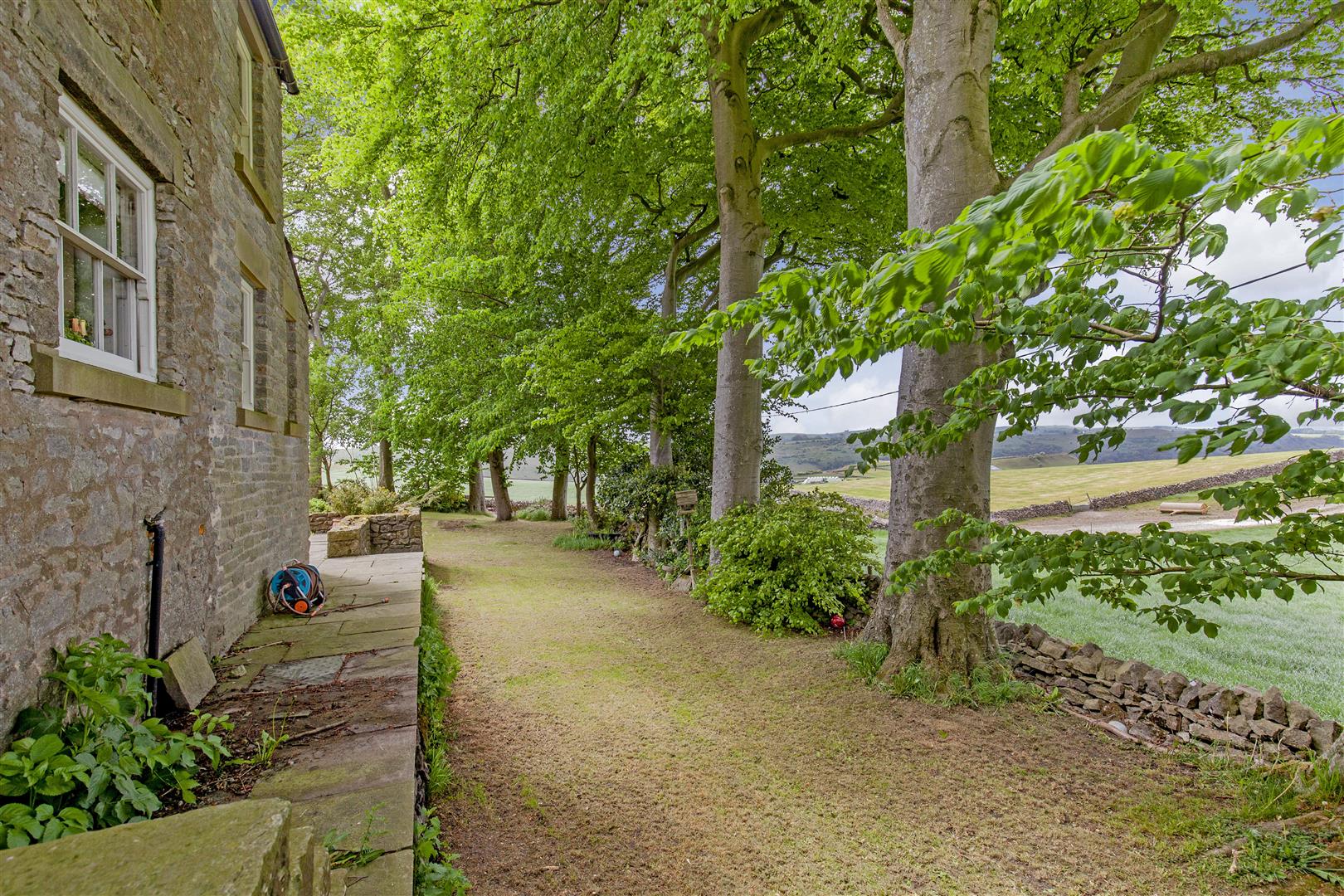 1, New Houses, Bottomhill Road, Cressbrook, SK17 8ST