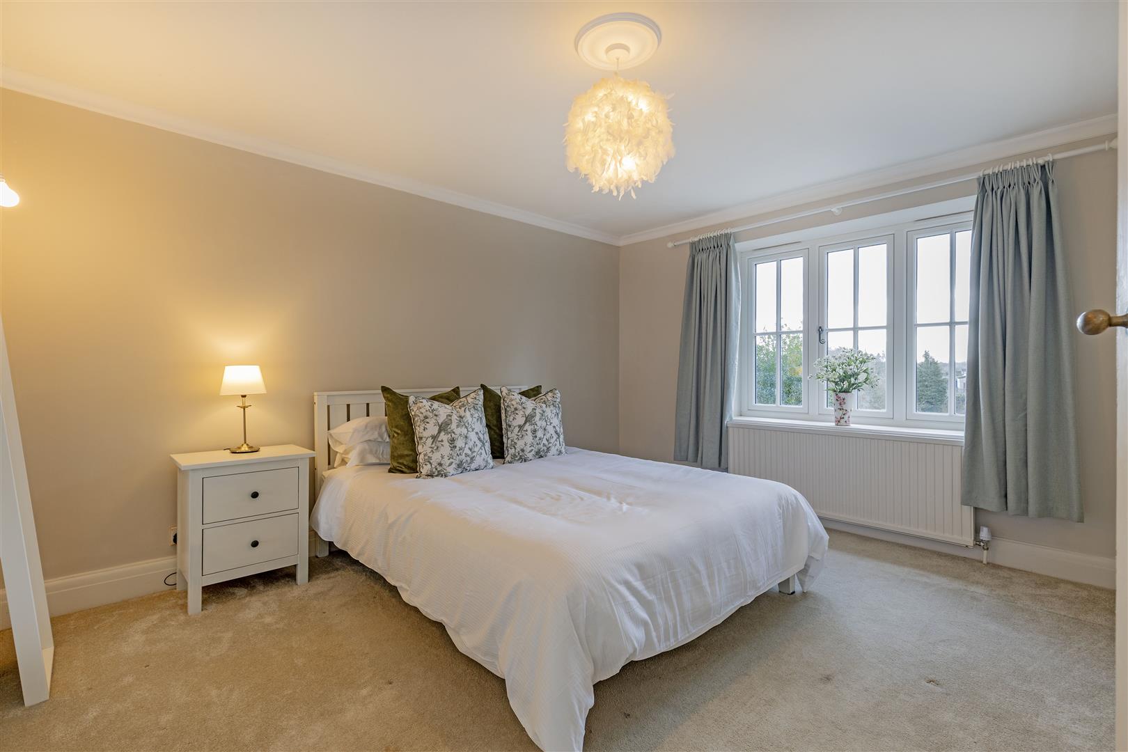 Cluden Bank, Main Street, Great Longstone, DE45 1TF