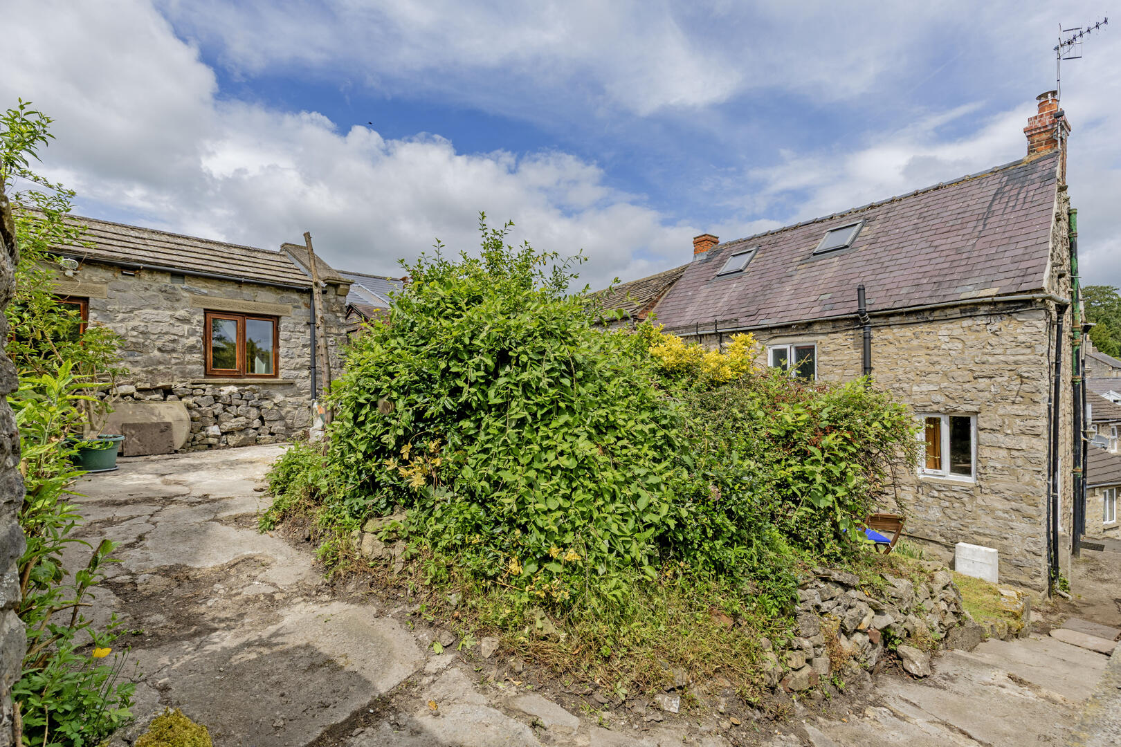 Stone Cottage, Sunny Bank, Great Longstone, DE45 1TL